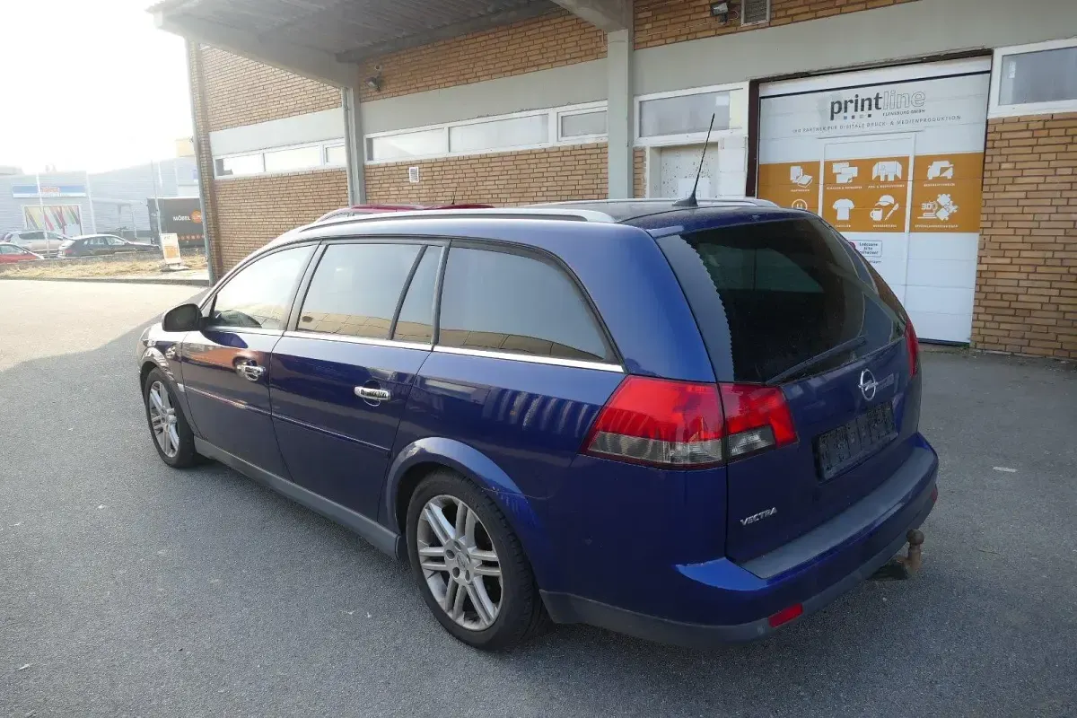 Gebraucht Opel Vectra 150 PS (110 kW) 2008 Blau Kombi