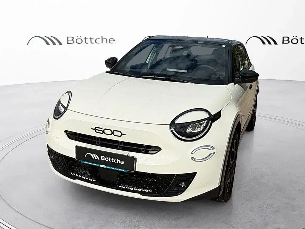 Neu Fiat 600 Street 101 PS (74 kW) 2026 Weiß / schwarz SUV