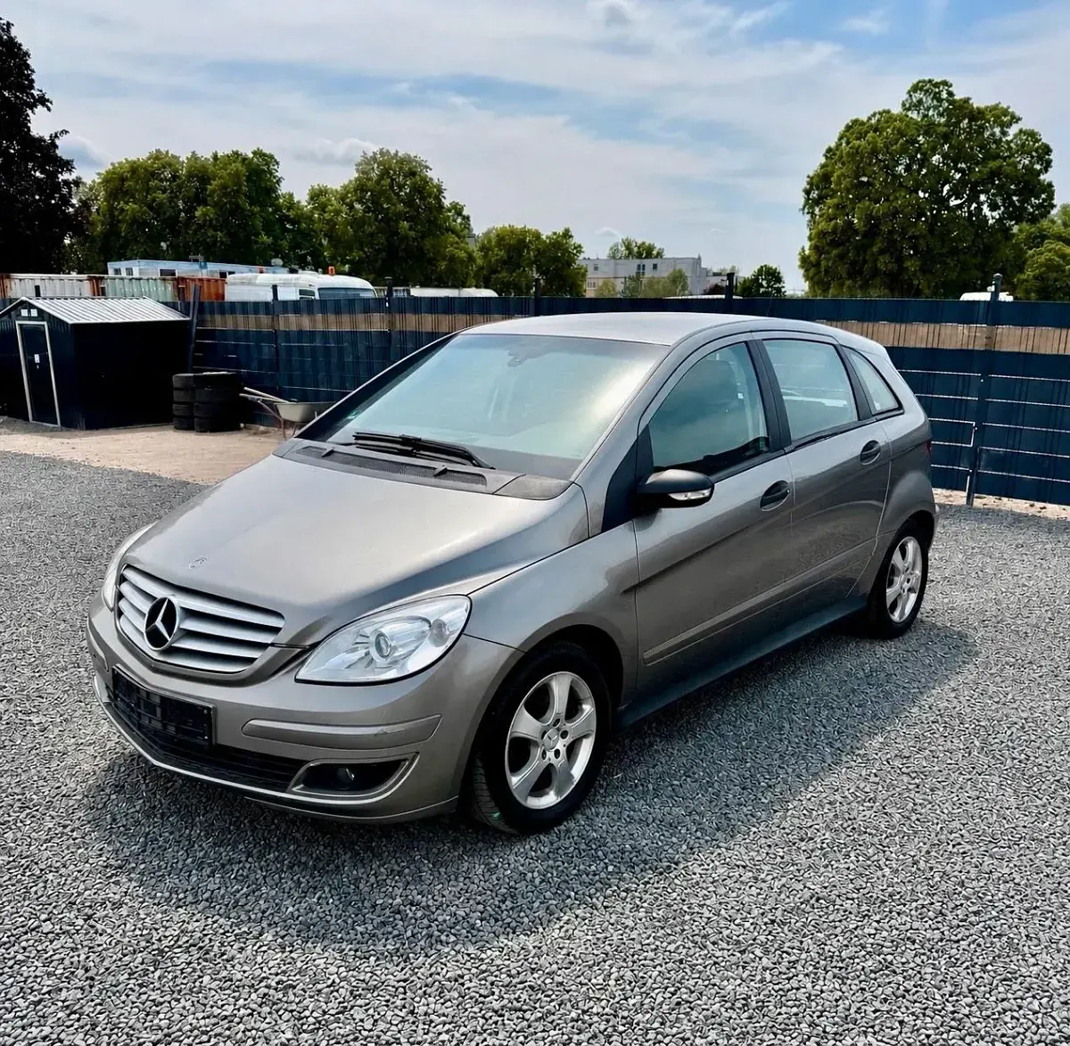 Gebraucht Mercedes B180 109 PS (80 kW) 2008 Grau Van / Kleinbus