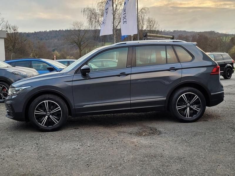 Gebraucht VW Tiguan Active 150 PS (110 kW) 2021 Grau SUV