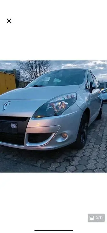 Gebraucht Renault Scénic 106 PS (77 kW) 2010 Silber Van / Kleinbus