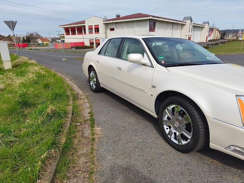 Second-hand Cadillac Deville 291 CP (214 kW) 2006 Alb Berlinǎ