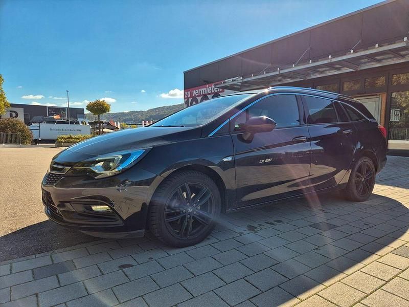 Schwarz Gebraucht 2017 Opel Astra Ultimate Kombi | 7.980 € (Superpreis) - Bild 1/4
