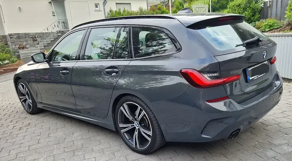 Gebraucht BMW 320 M Sport 190 PS (139 kW) 2020 Grau Kombi