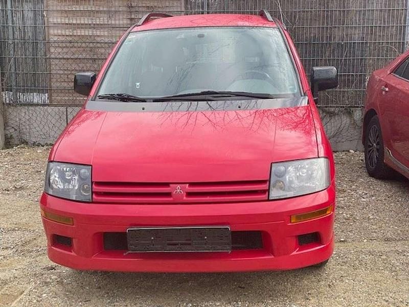 Gebraucht Mitsubishi Space Runner 136 PS (100 kW) 1999 Rot Van / Kleinbus