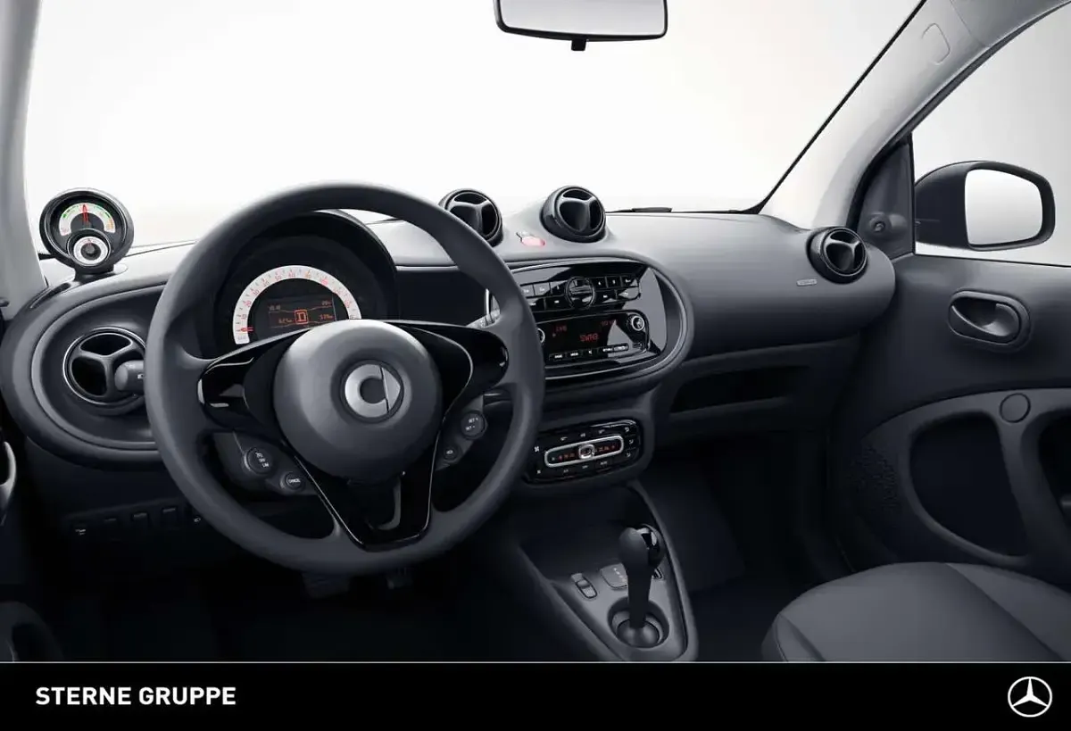 Gebraucht Smart ForTwo Electric Drive 60 kW (82 PS) 2022 Bodypanels in white Coupé