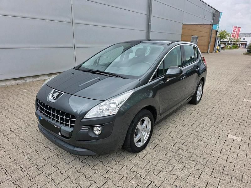 Grau Gebraucht 2011 Peugeot 3008 SUV | 3.750 € (Superpreis) - Bild 1/4