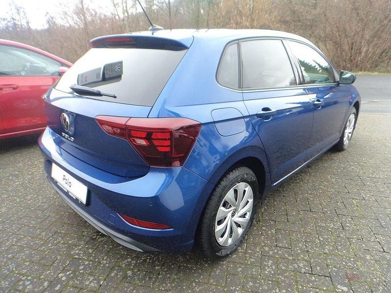 Gebraucht VW Polo Life 95 PS (69 kW) 2024 Blau Limousine