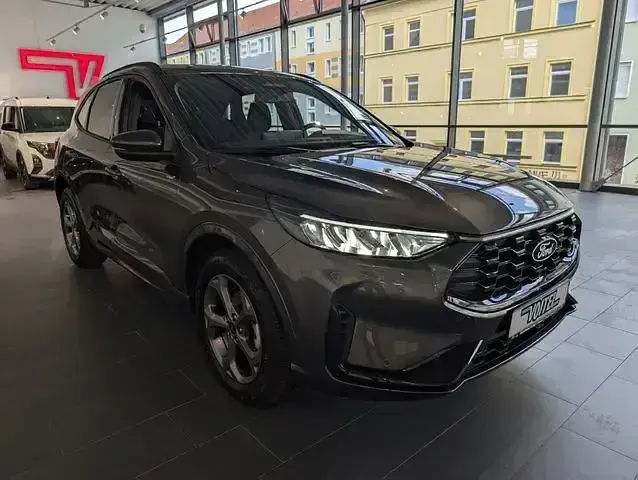 Gebraucht Ford Kuga ST-Line 186 PS (136 kW) 2025 Grau SUV
