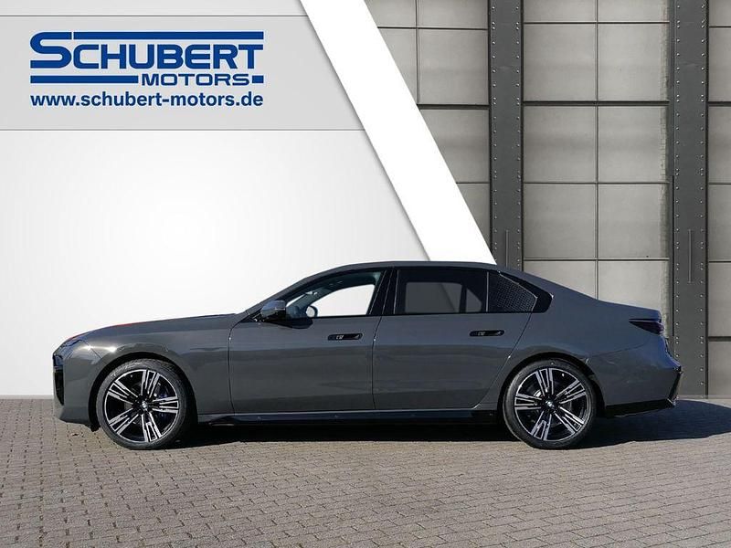 Neu BMW 740 M Sport 299 PS (219 kW) 2026 Dravitgrau metallic Limousine