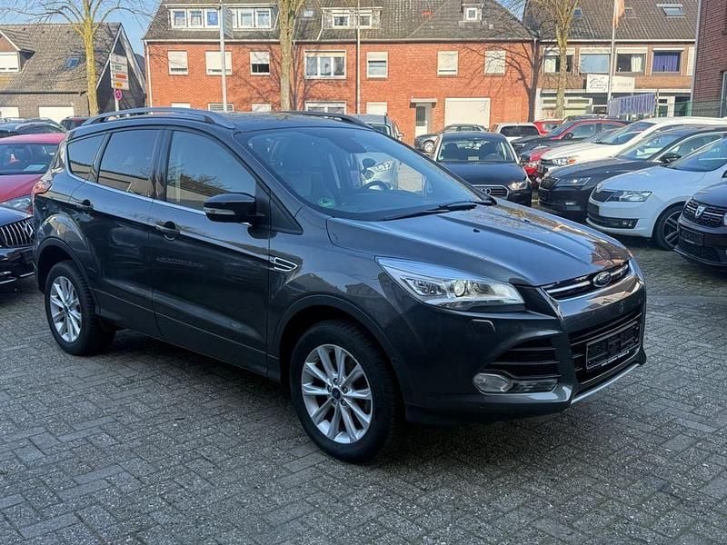 Gebraucht Ford Kuga Titanium 150 PS (110 kW) 2015 Schwarz SUV