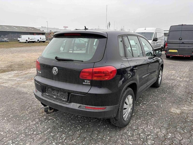 Gebraucht VW Tiguan Trendline 110 PS (80 kW) 2012 Schwarz SUV