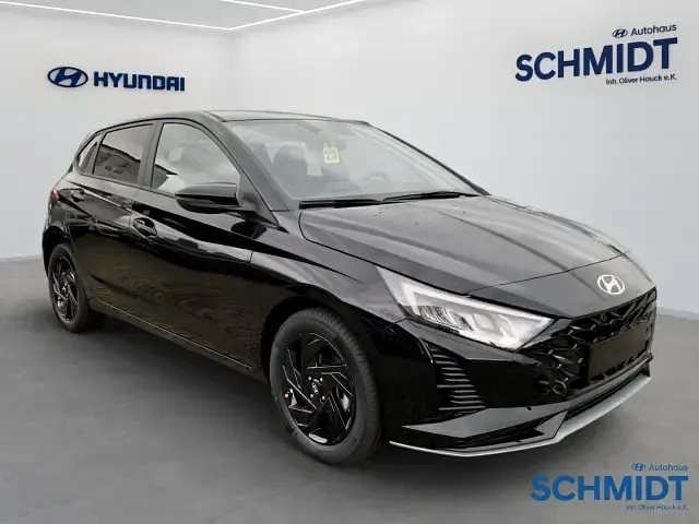 Neu Hyundai i20 Blackline 90 PS (66 kW) 2026 Schwarz Kleinwagen