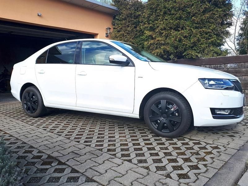 Gebraucht Skoda Rapid 110 PS (80 kW) 2018 Weiß Kleinwagen