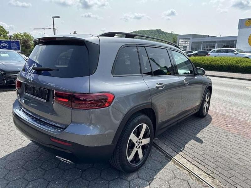 Gebraucht Mercedes GLB220 Night 190 PS (139 kW) 2024 Mountaingrau SUV