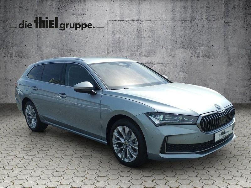 Gebraucht Skoda Superb Selection 150 PS (110 kW) 2025 Silber Kombi