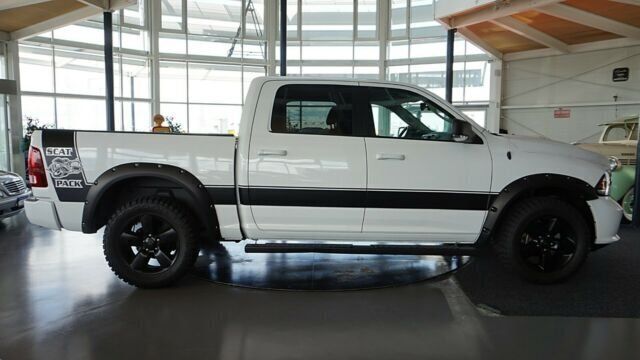 Gebraucht Dodge Ram 401 PS (294 kW) 2019 Weiß Abholung