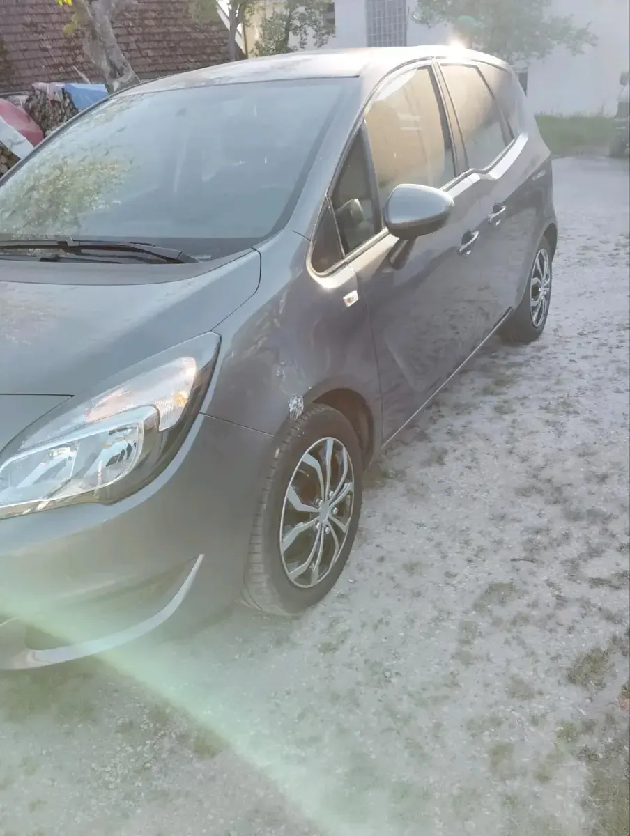 Używany Opel Meriva 95 KM (69 kW) 2015 Szary Minivan