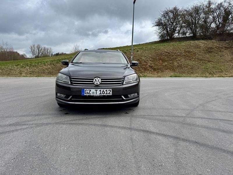 Gebraucht VW Passat Highline 170 PS (125 kW) 2012 Braun Kombi