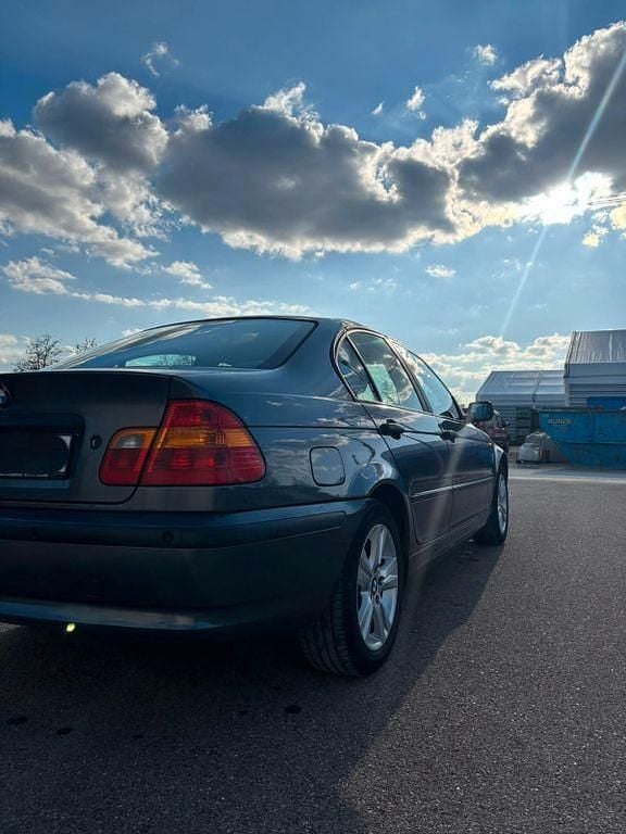 Gebraucht BMW 318 143 PS (105 kW) 2002 Grau Limousine