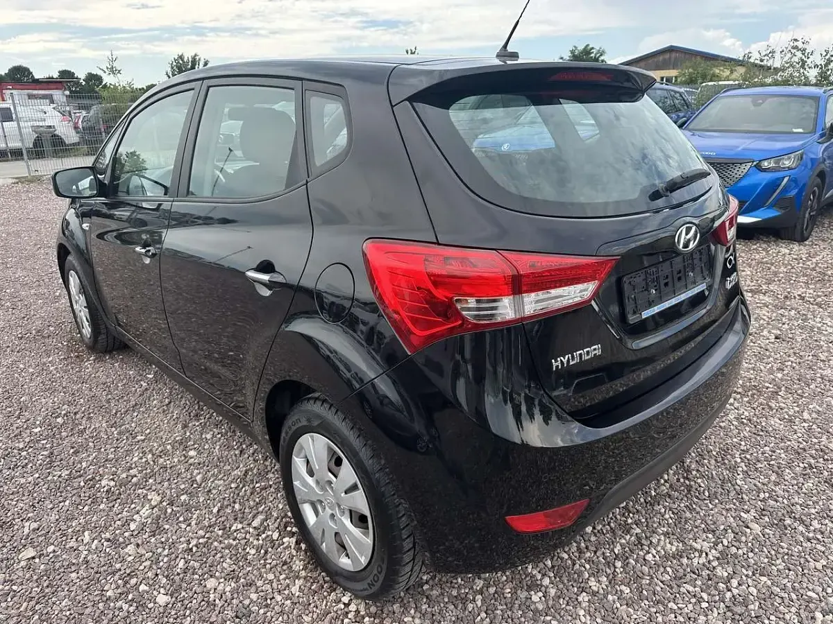Gebraucht Hyundai ix20 125 PS (91 kW) 2013 Schwarz Kleinwagen