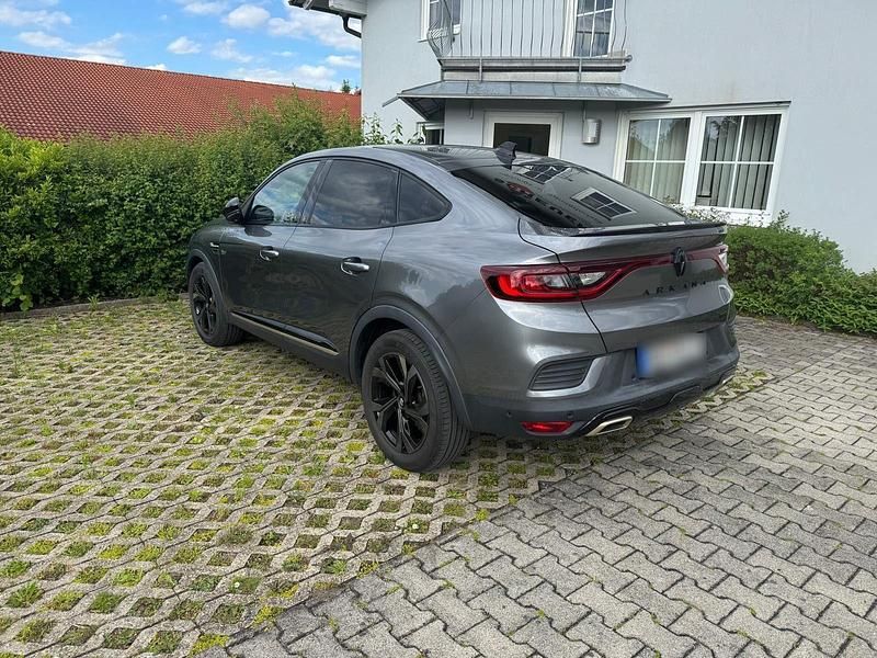 Gebraucht Renault Arkana Engineered 143 PS (105 kW) 2022 Grau SUV