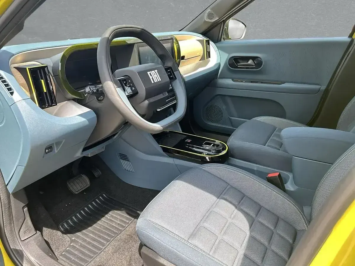Neu Fiat Grande Panda 83 kW (113 PS) 2026 Limone gelb Kleinwagen