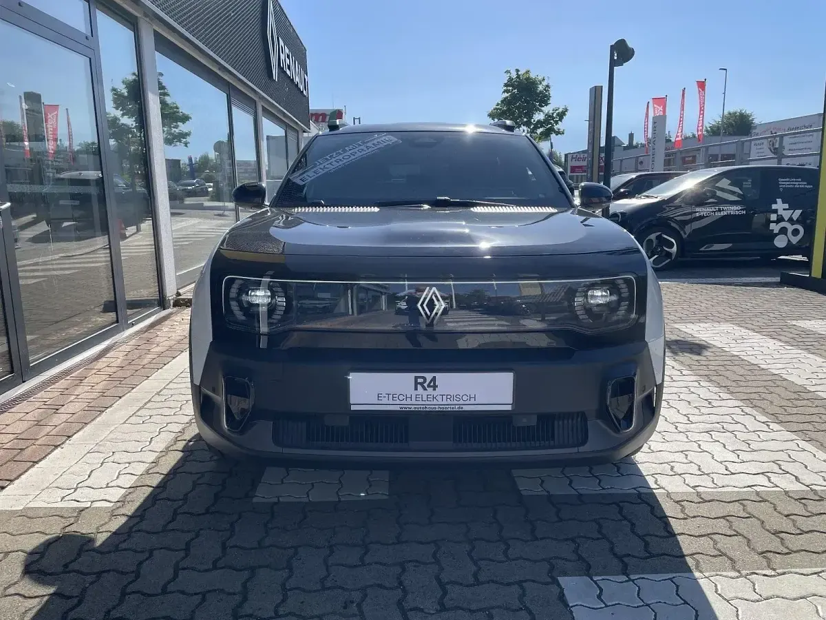Neu Renault 4 E-Tech Iconic 11 kW (15 PS) 2025 Arktisweiss + black pearlschwarz metallic (weiß) SUV