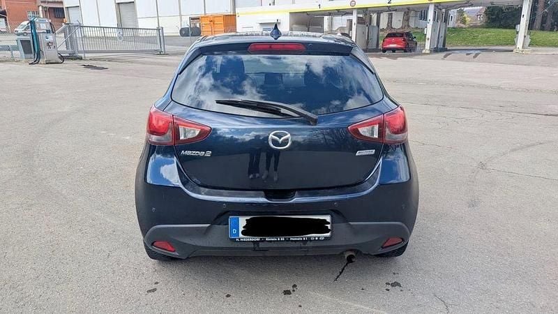 Używany Mazda 2 Kizoku 90 KM (66 kW) 2018 Niebieski Sedan/Limuzyna