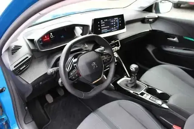 Gebraucht Peugeot 208 Allure 101 PS (74 kW) 2023 Vertigoblaumetallic (metallic) Kleinwagen