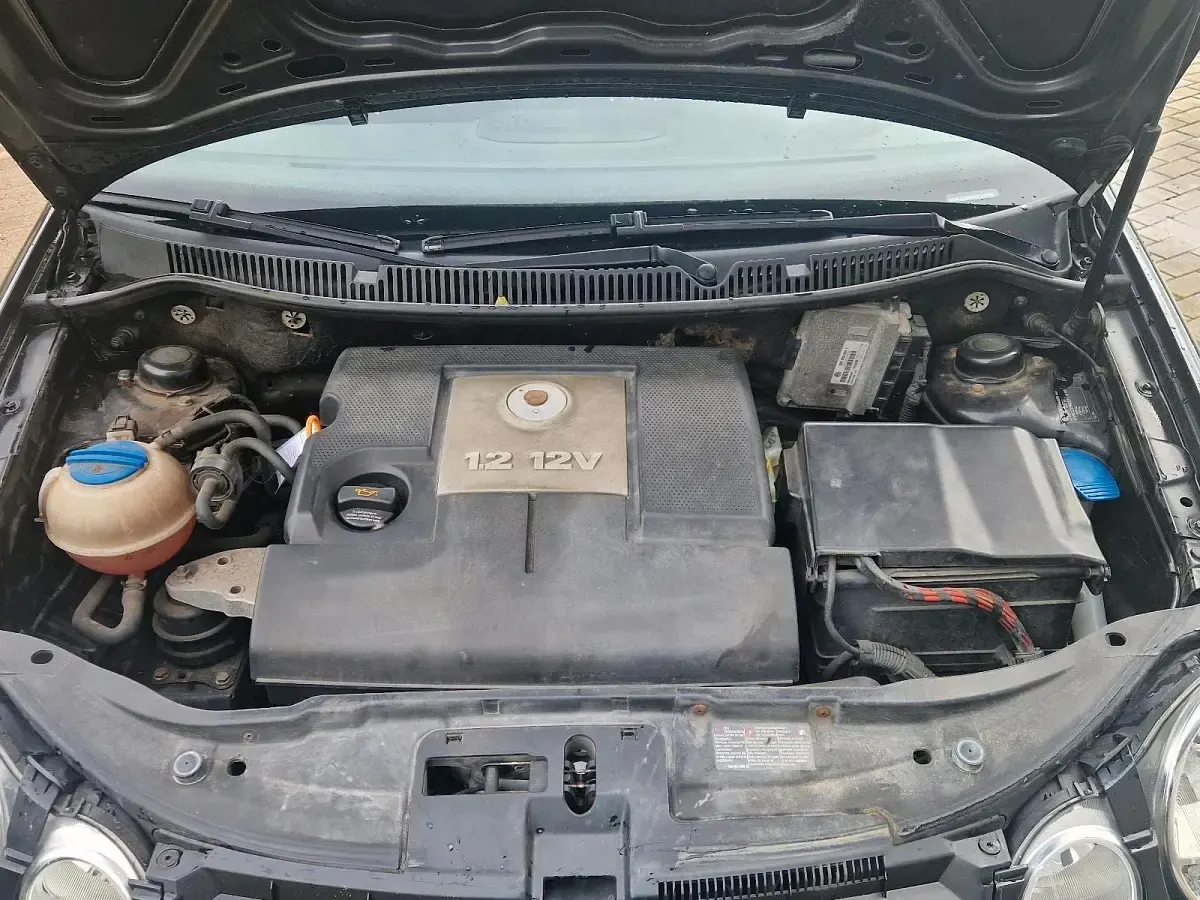 Gebraucht VW Polo 60 PS (44 kW) 2004 Schwarz Kleinwagen