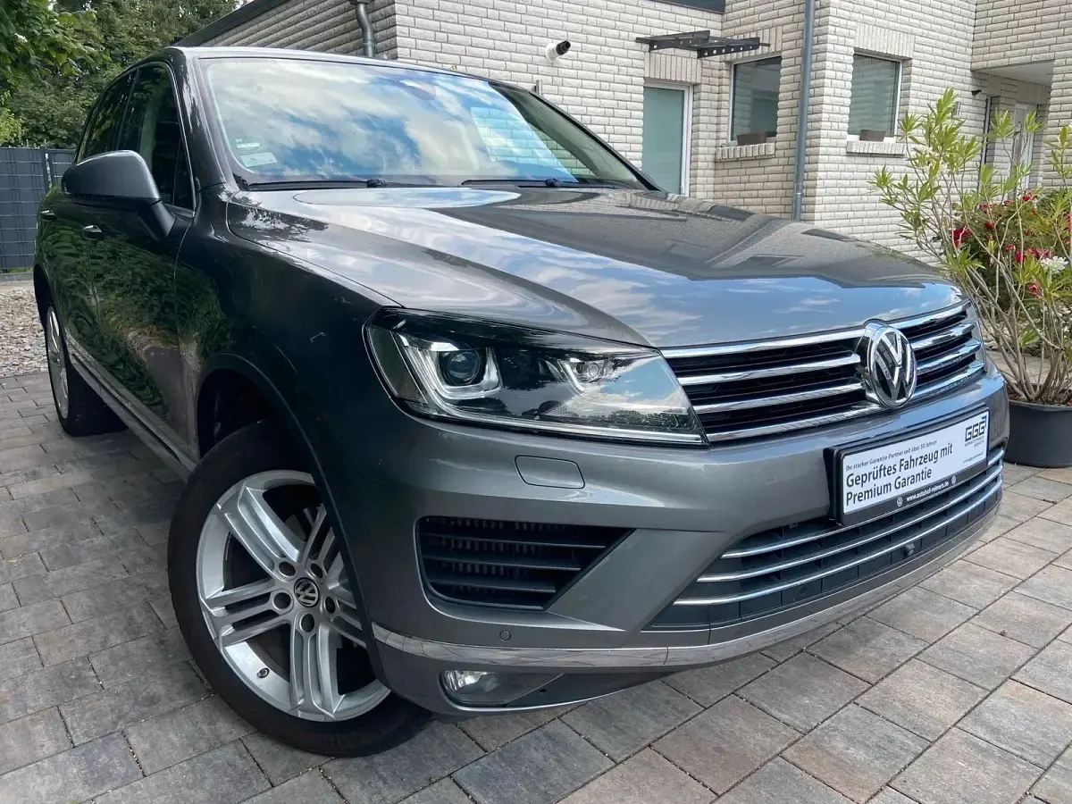 Gebraucht VW Touareg Terrain Tech 262 PS (192 kW) 2017 Grau SUV