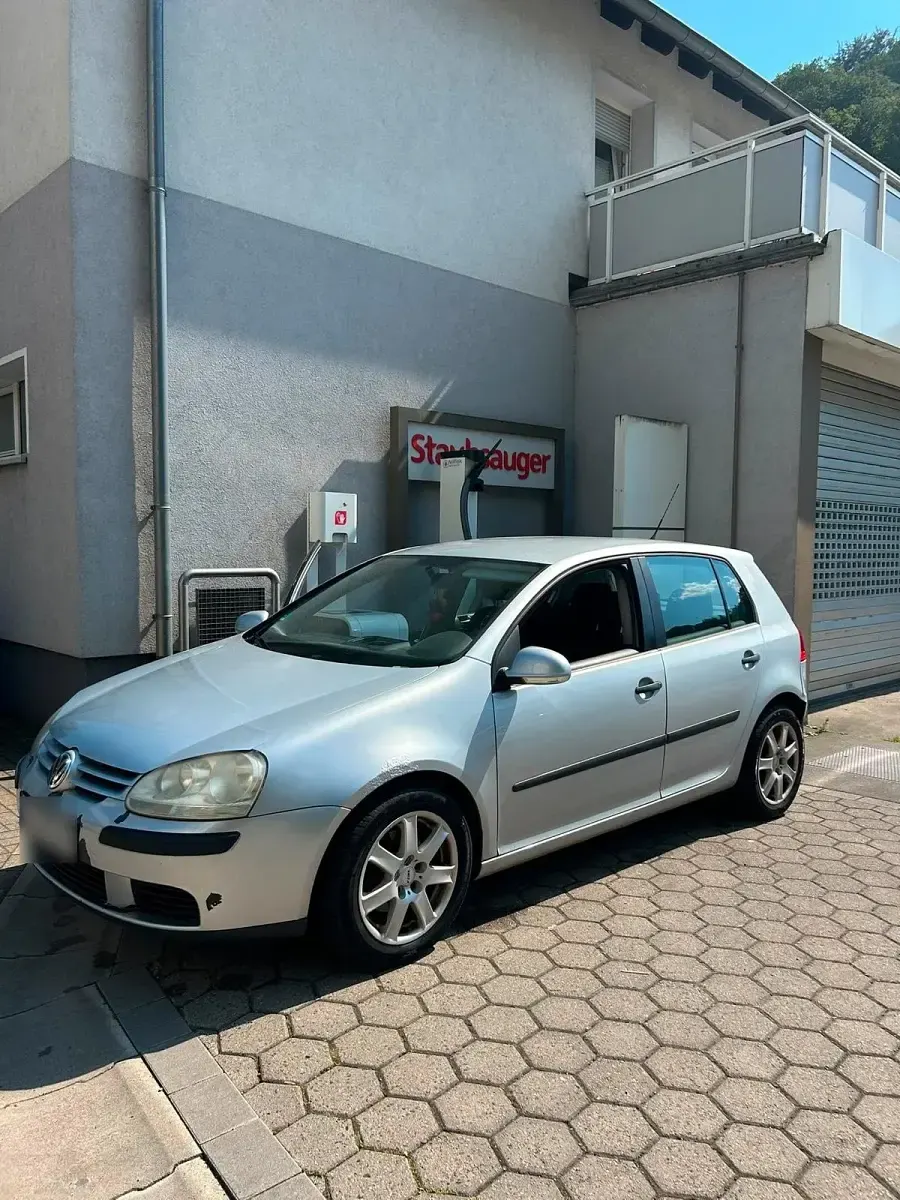 Gebraucht VW Golf V 75 PS (55 kW) 2005 Silber Kleinwagen