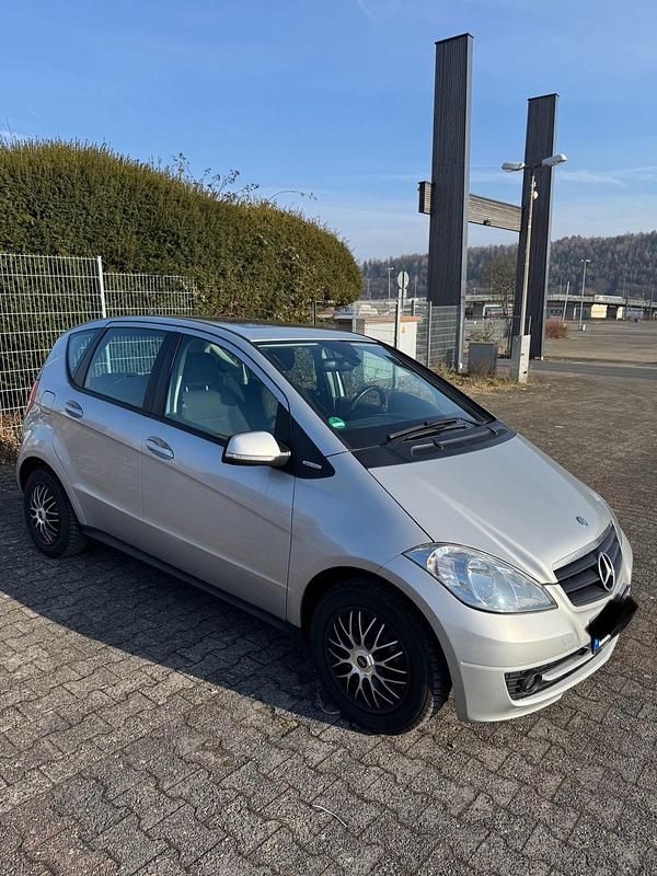 Gebraucht Mercedes A160 95 PS (69 kW) 2009 Silber Kleinwagen