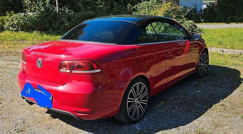 Second-hand VW Eos Exclusive 211 CP (155 kW) 2011 Roșu Cabrio