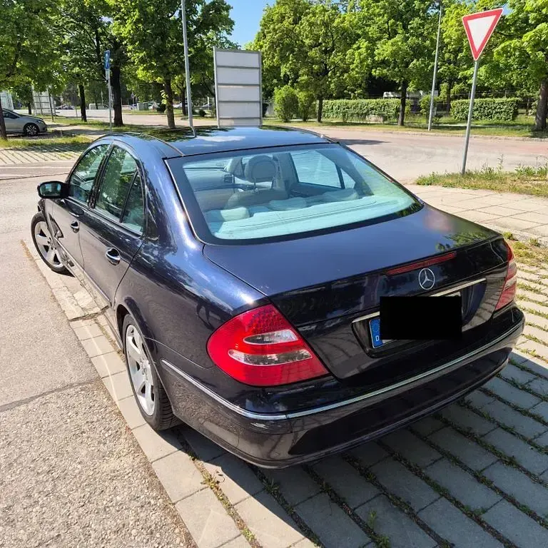 Gebraucht Mercedes E500 Avantgarde 306 PS (225 kW) 2002 Blau Limousine