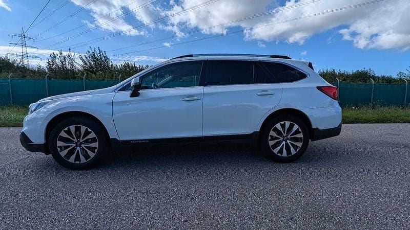 Weiß Gebraucht 2016 Subaru Outback Sport SUV | 22.200 € (Fairer Preis) - Bild 1/4