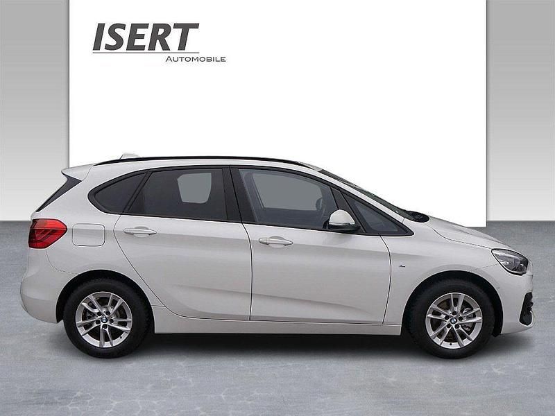 Gebraucht BMW 220 Sport Line 192 PS (141 kW) 2018 Weiß Van / Kleinbus