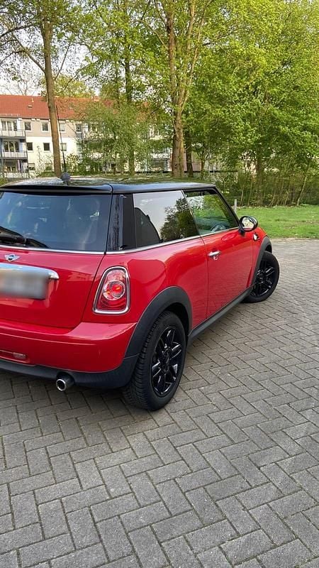 Gebraucht Mini Cooper 122 PS (89 kW) 2011 Rot Kleinwagen