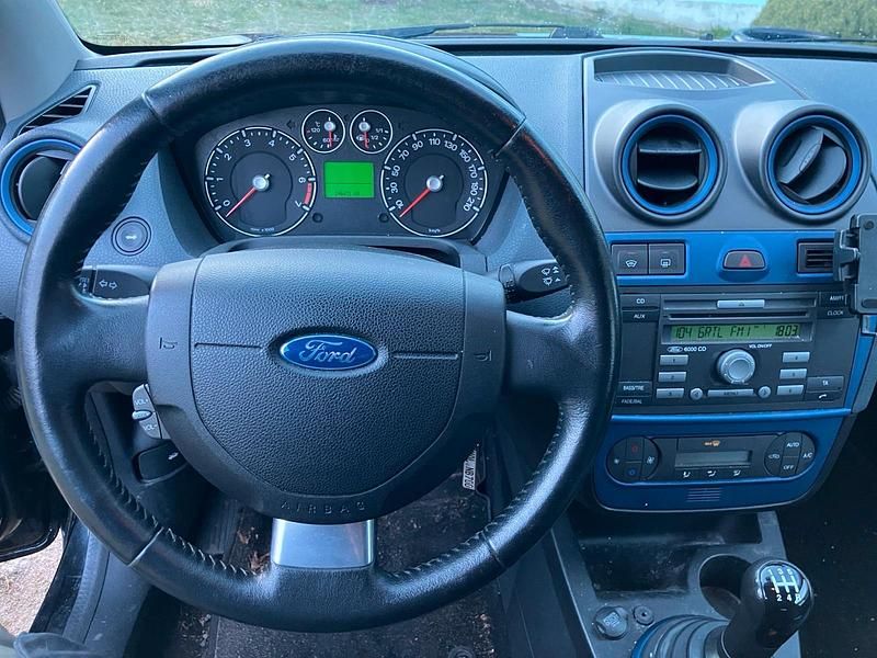 Gebraucht Ford Fiesta 80 PS (58 kW) 2008 Schwarz Kleinwagen