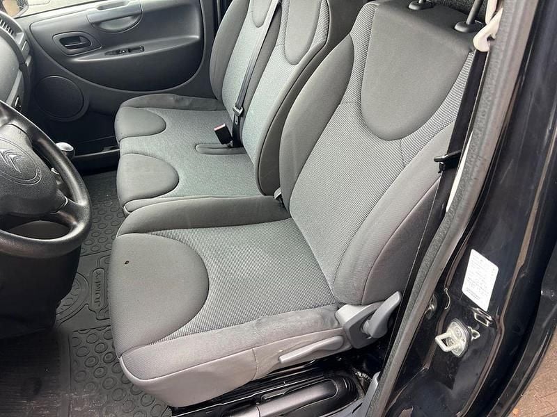 Second-hand Citroën Jumpy 163 CP (119 kW) 2015 Negru Monovolum