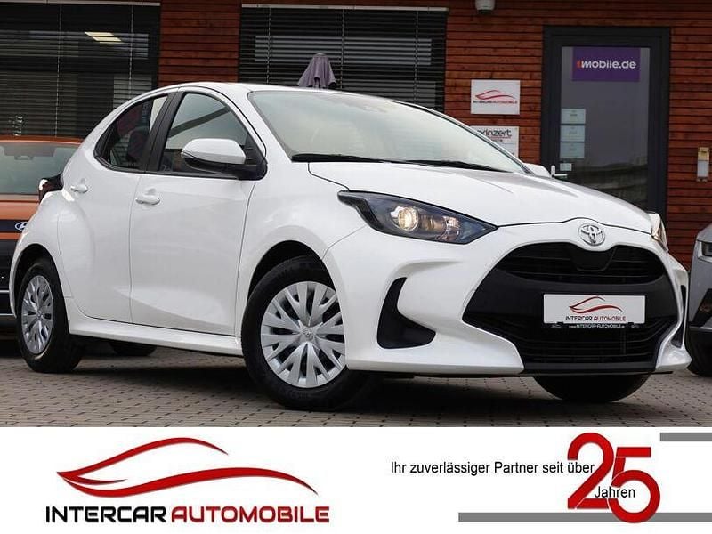 Gebraucht Toyota Yaris Comfort 125 PS (91 kW) 2023 Super white 2 Limousine