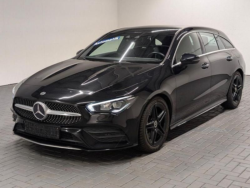 Kosmosschwarz Gebraucht 2020 Mercedes CLA200 Shooting Brake AMG Kombi | 22.980 € (Fairer Preis) - Bild 1/4