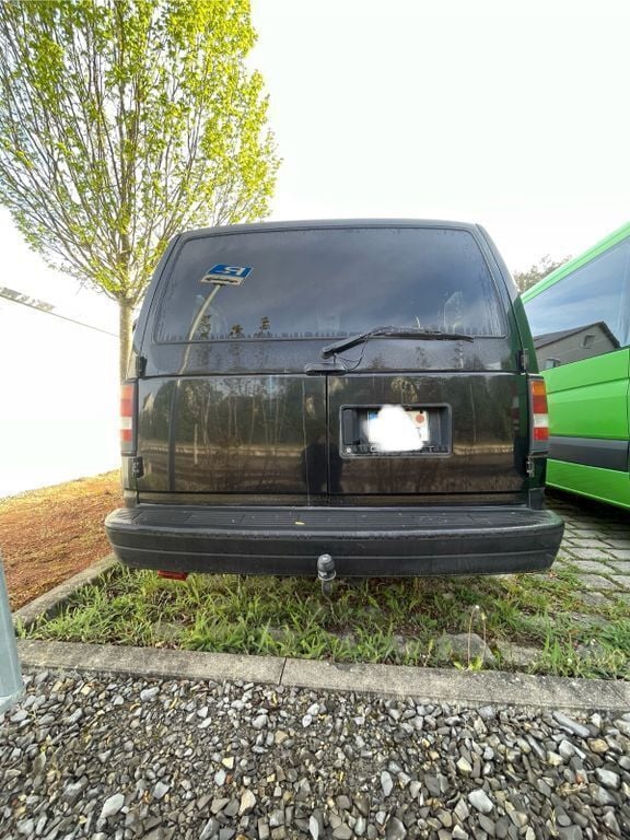 Schwarz Gebraucht 1996 Chevrolet Astro Van / Kleinbus | 6.200 € - Bild 1/4