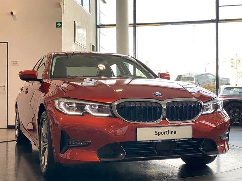 Gebraucht BMW 330e Sport Line 252 PS (185 kW) 2021 Orange Limousine