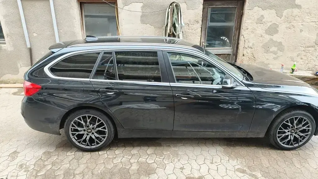 Gebraucht BMW 320 190 PS (139 kW) 2019 Schwarz Kombi