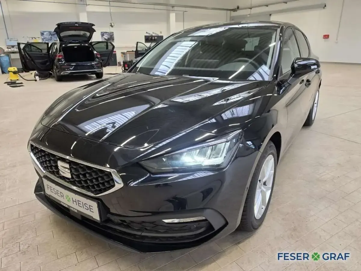 Neu Seat Leon Style 150 PS (110 kW) 2026 Midnight schwarz metallic Limousine