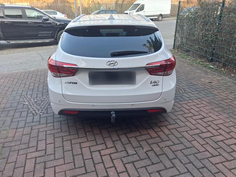 Gebraucht Hyundai i40 165 PS (121 kW) 2017 Weiß Kombi