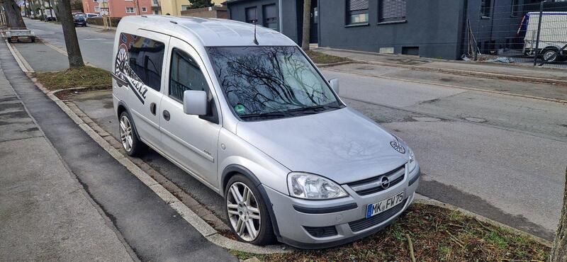 Silber Gebraucht 2005 Opel Combo Van / Kleinbus | 2.350 € (Fairer Preis) - Bild 1/4