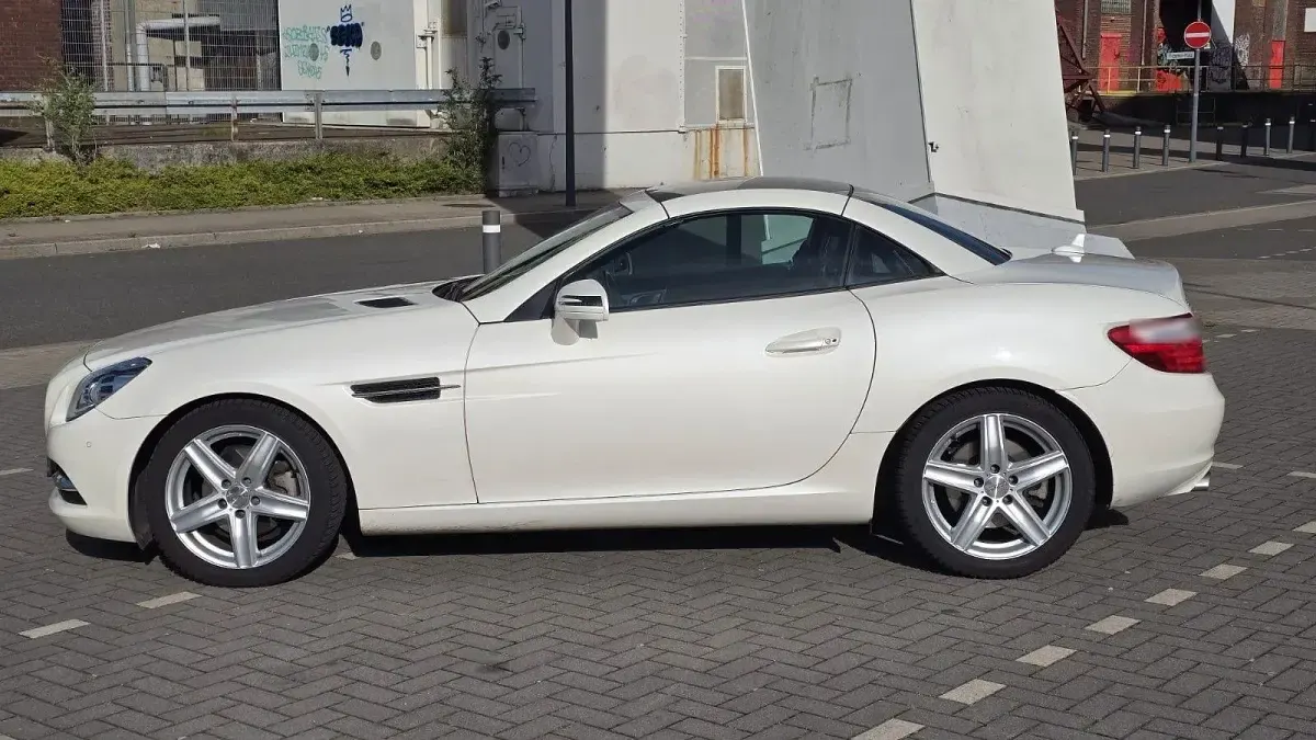 Gebraucht Mercedes SLK200 184 PS (135 kW) 2013 Weiß Cabrio